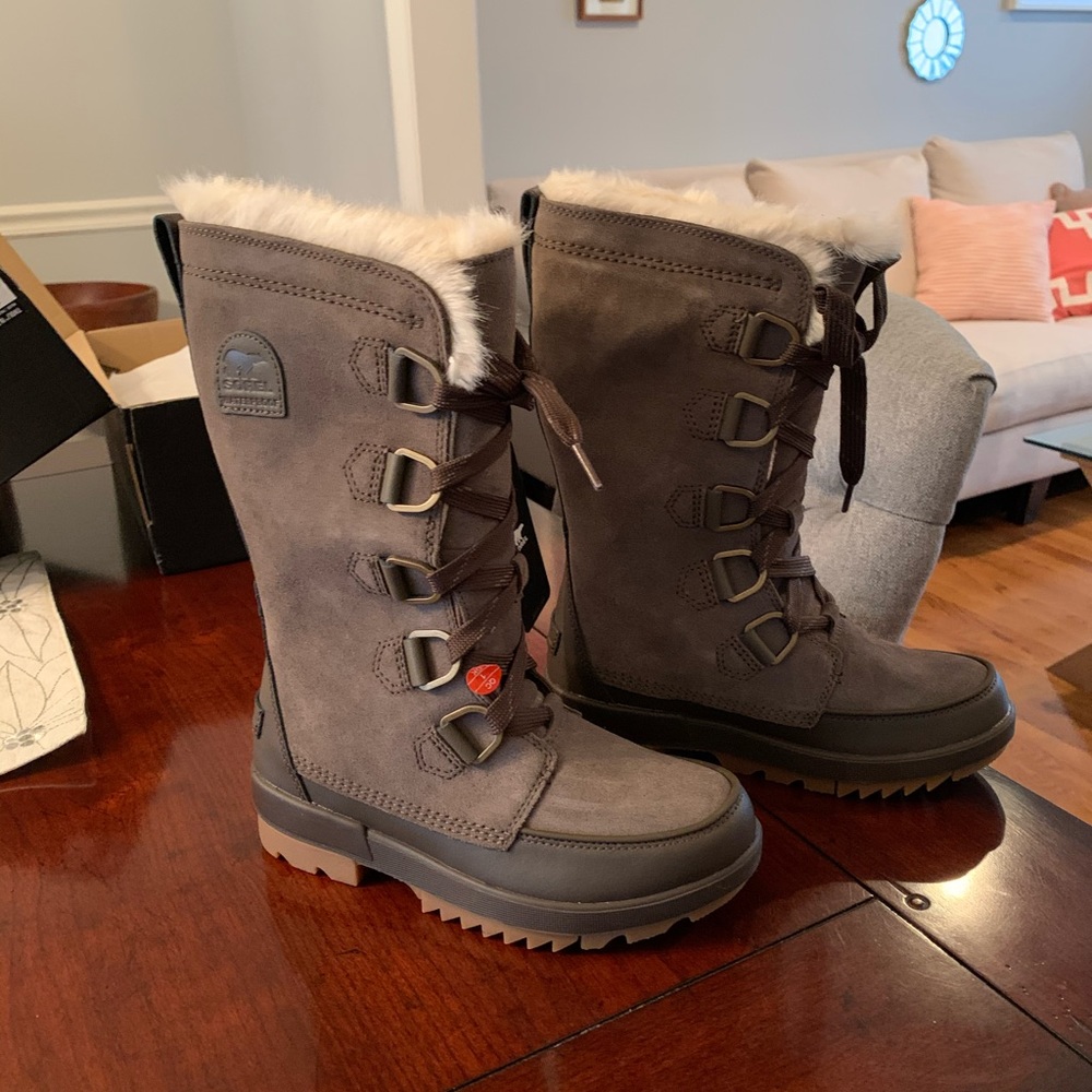 Sorel Boots NWT SIZE 6